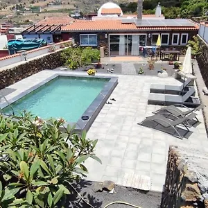 La Casa De Al Lado Holiday home