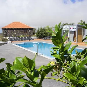 Dulce Valle And Apartment